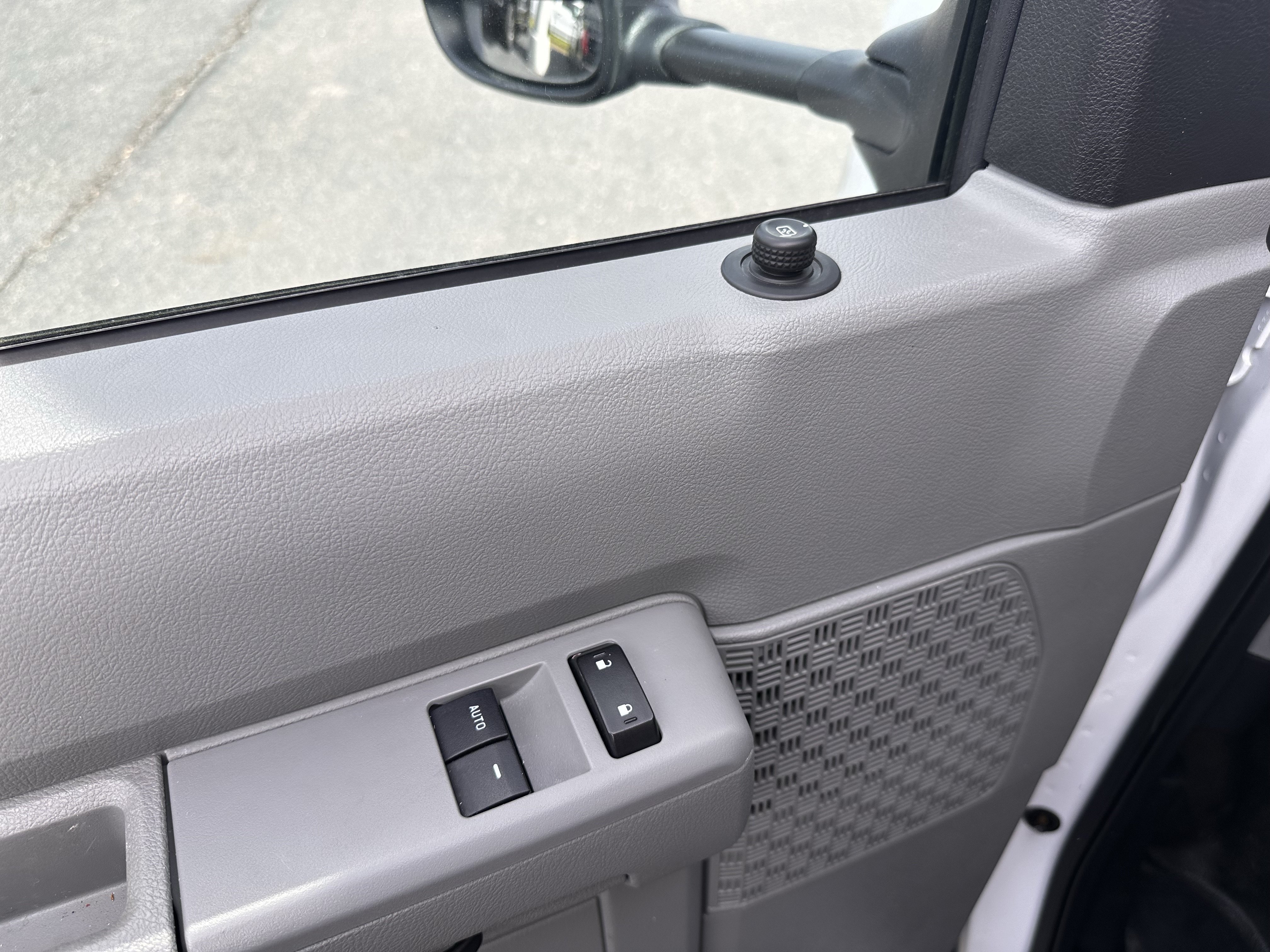 Certified 2024 Ford E-450 and Econoline 450 Super Duty w/ Power Windows & Locks Group RWD image 12