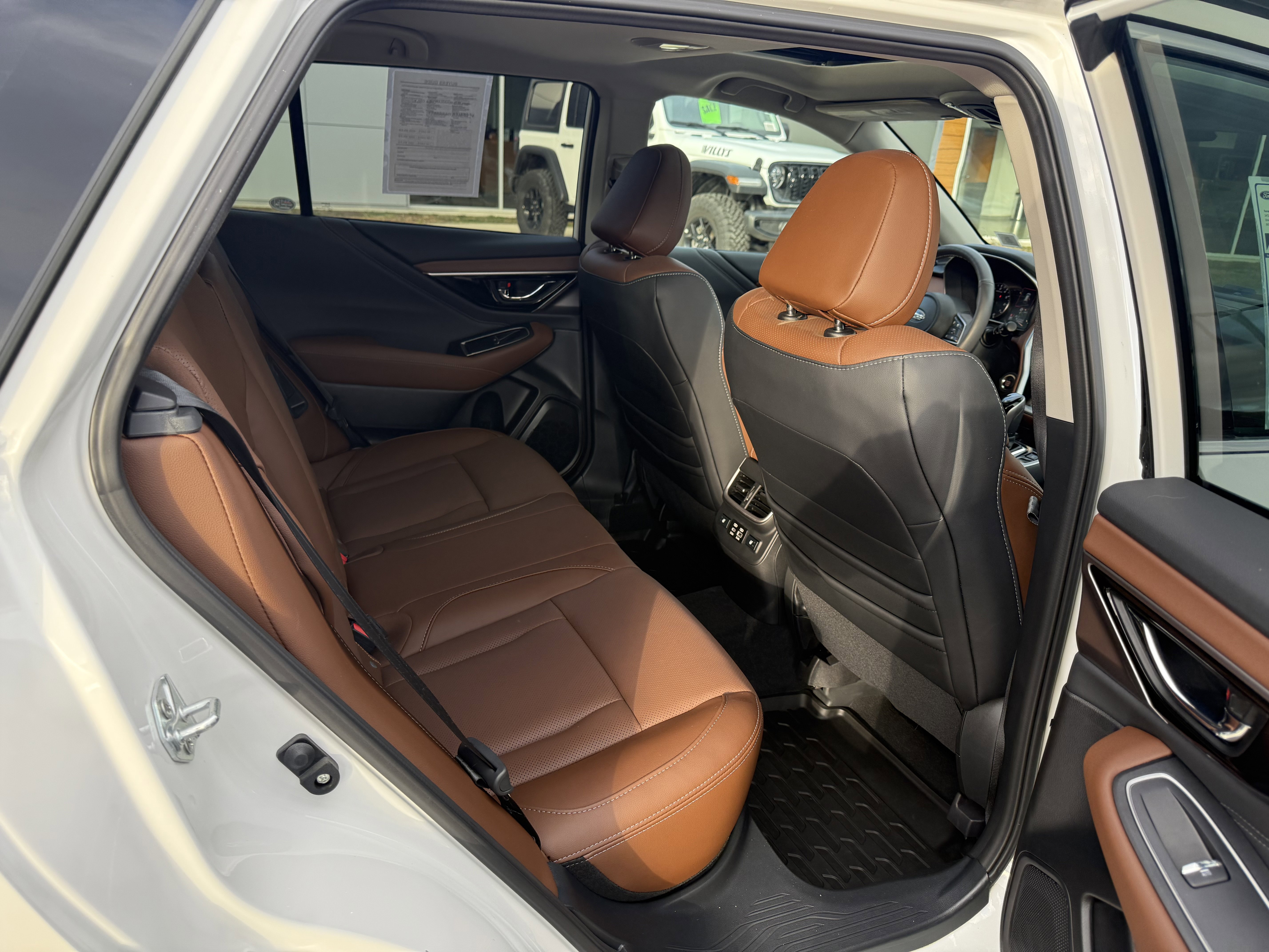 Used 2025 Subaru Outback Touring XT image 10