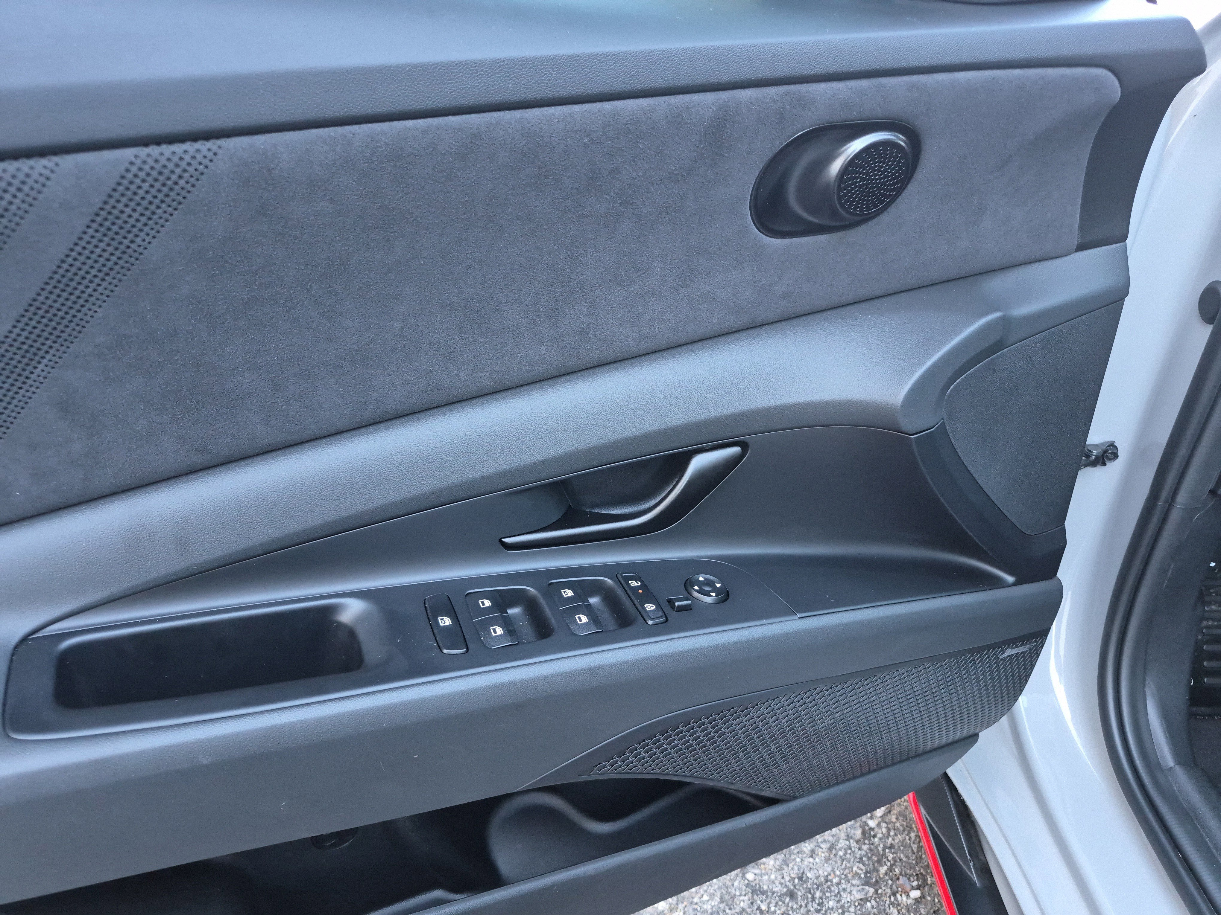 Used 2025 Hyundai Elantra N image 10