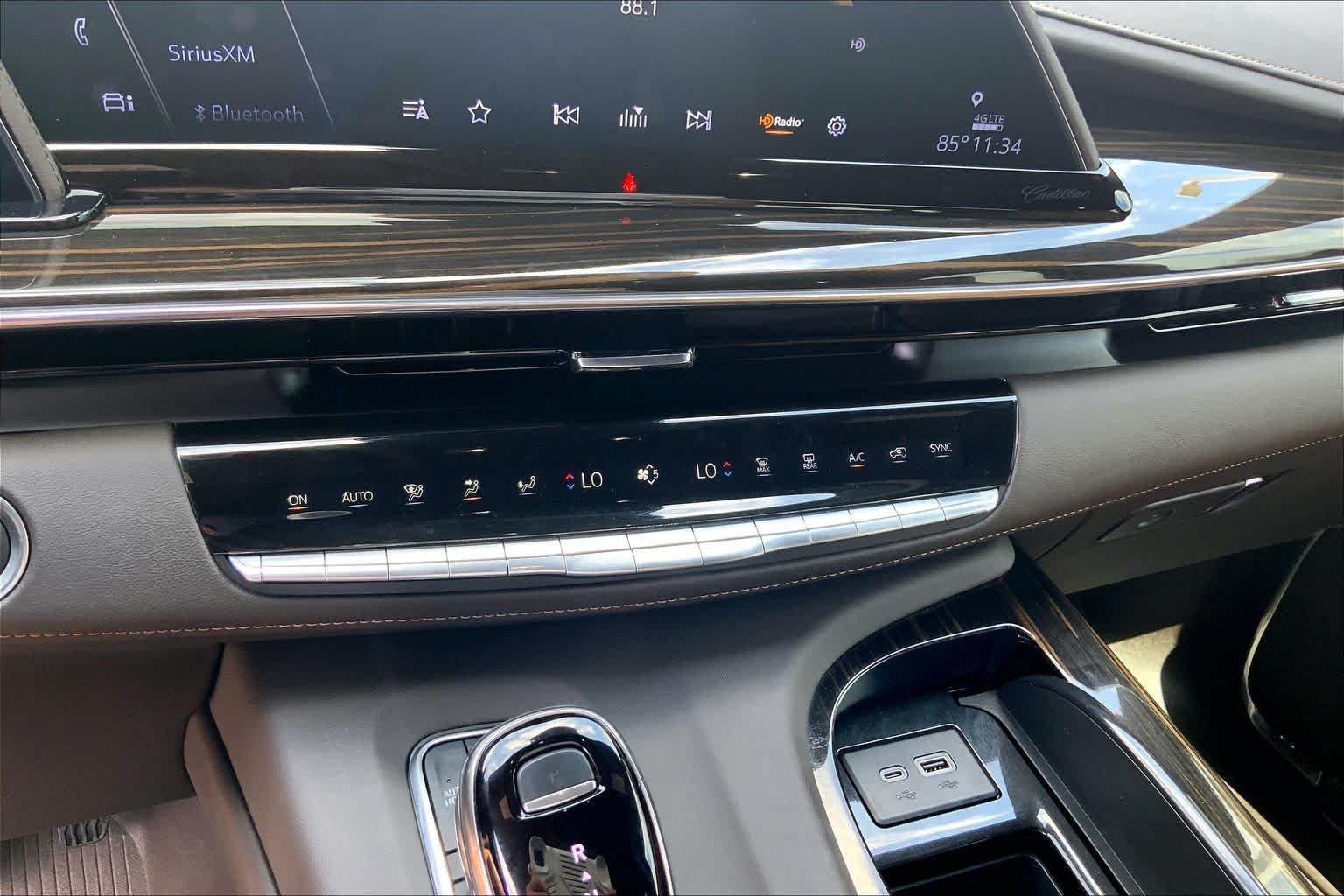 Used 2024 Cadillac Escalade Sport w/ LPO, ONYX Package AWD/4WD image 34