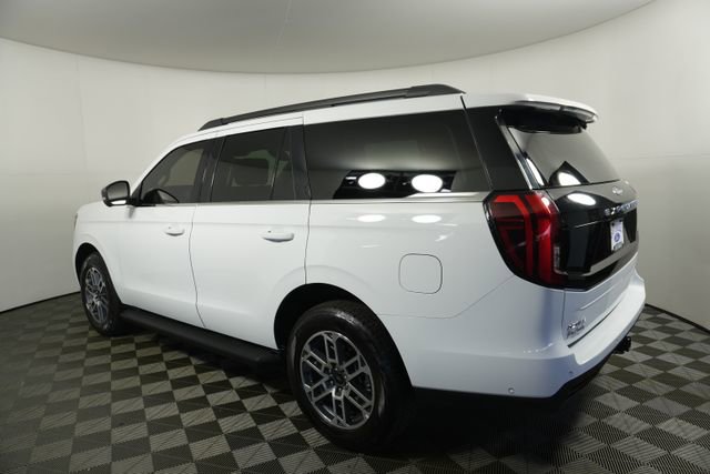 Certified 2025 Ford Expedition Active image 5