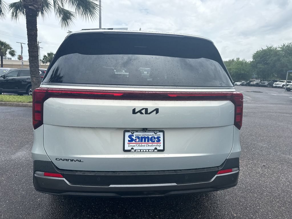 Used 2025 Kia Carnival SX FWD image 4