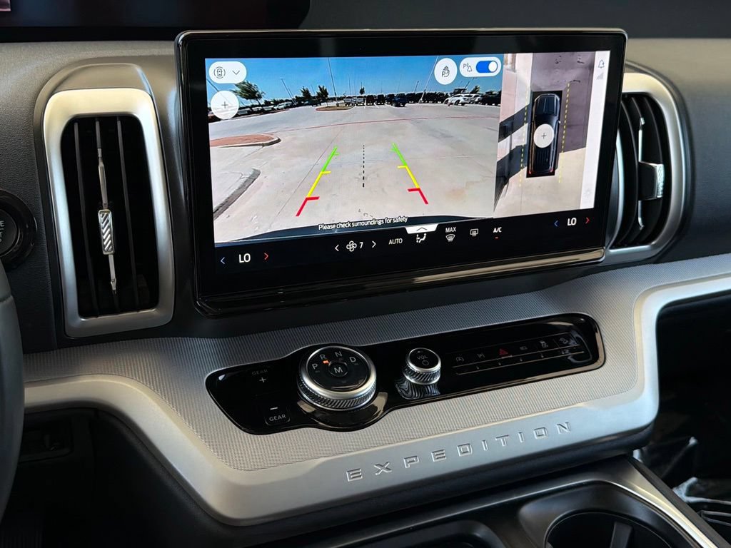 Certified 2025 Ford Expedition Active AWD/4WD image 10