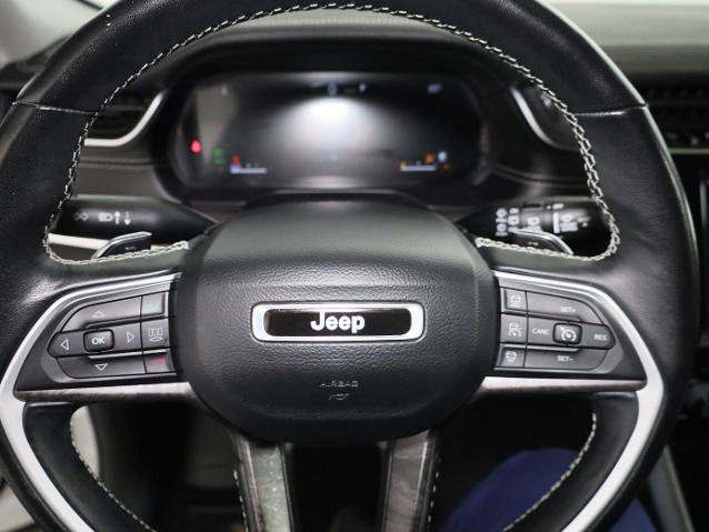 Used 2022 Jeep Grand Cherokee L Limited AWD/4WD image 17