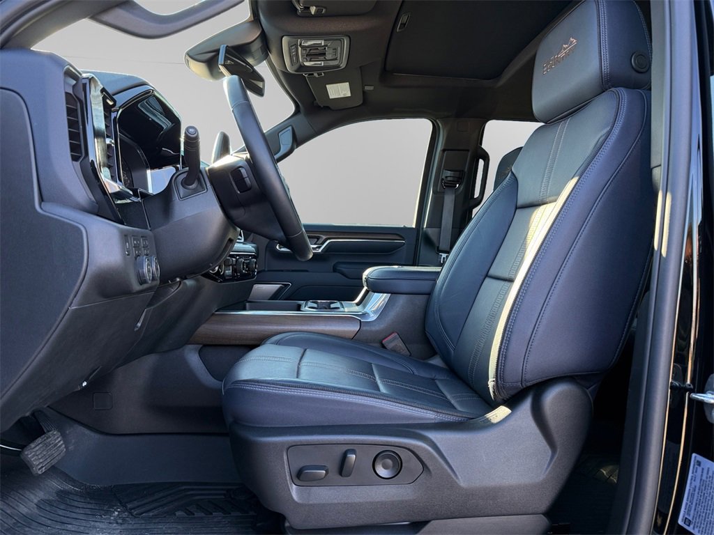 Used 2024 Chevrolet Silverado 2500 High Country image 9