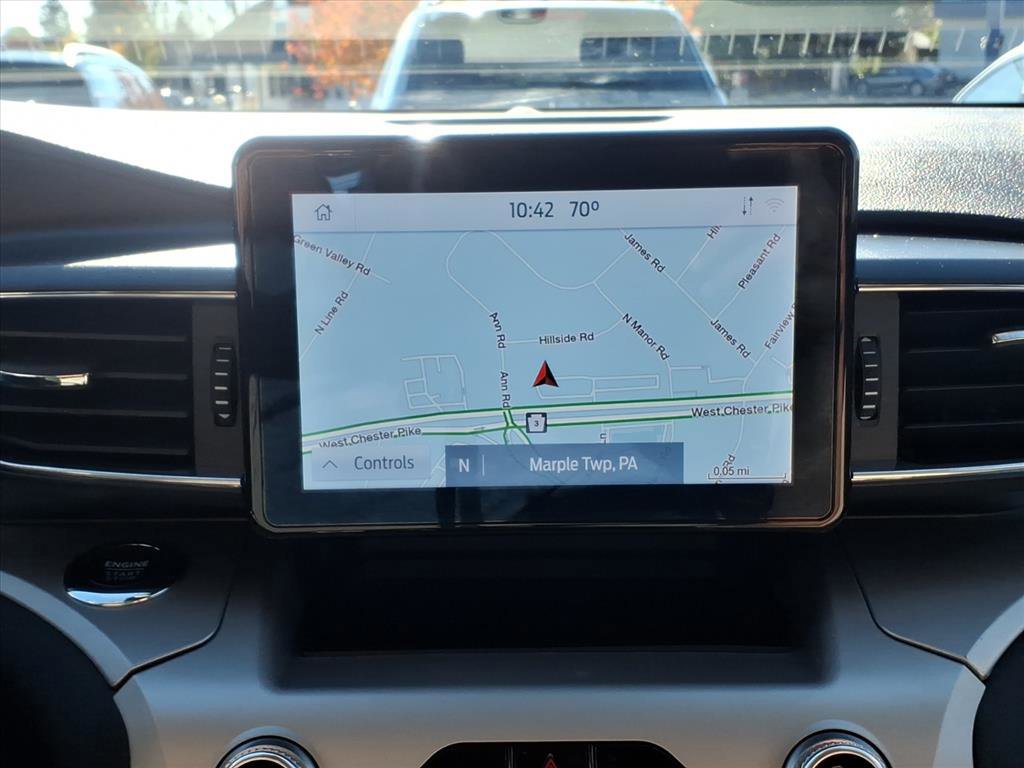 Certified 2022 Ford Explorer XLT w/ Equipment Group 202A image 15