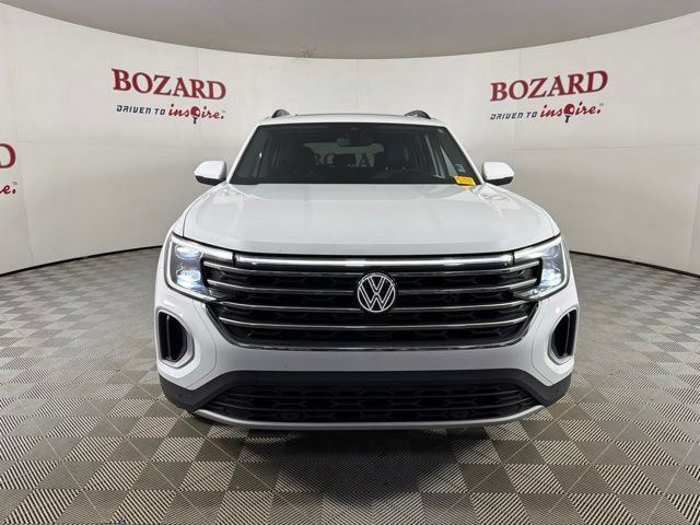Used 2024 Volkswagen Atlas SE FWD image 2