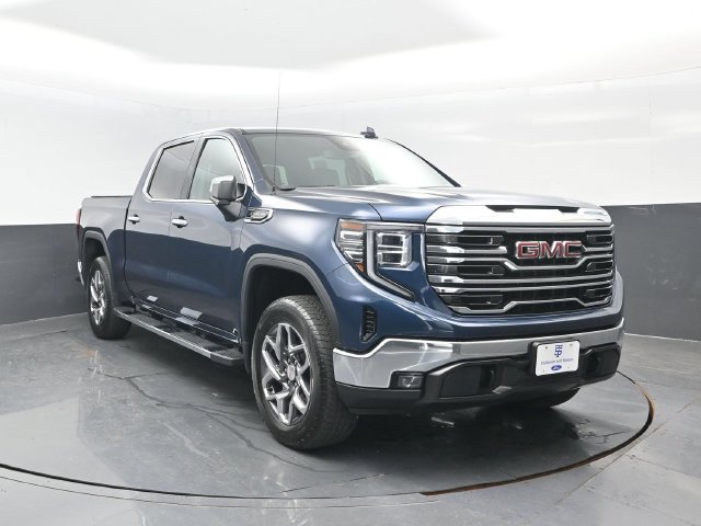 Used 2023 GMC Sierra 1500 SLT w/ SLT Premium Package AWD/4WD image 2