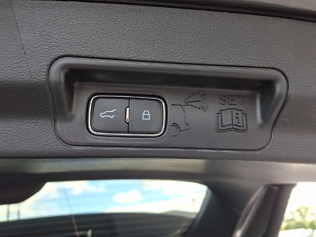 Certified 2025 Ford Explorer ST-Line AWD/4WD image 30
