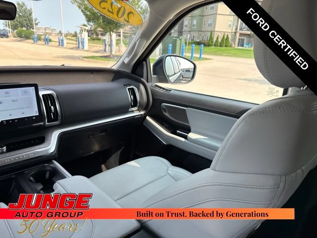 Certified 2025 Ford Expedition Platinum w/ Driver's Package AWD/4WD image 15