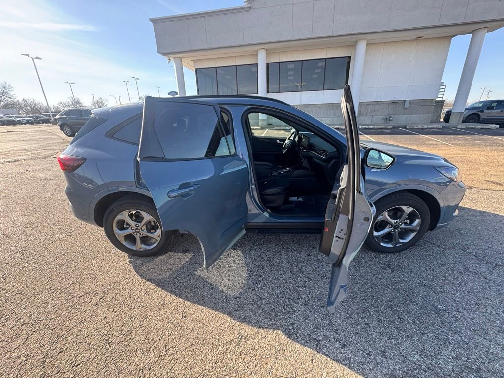 Certified 2023 Ford Escape ST-Line w/ Tech Pack #1 image 8