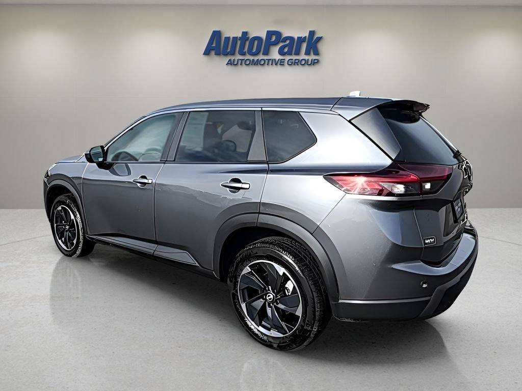 Used 2024 Nissan Rogue SV AWD/4WD image 5