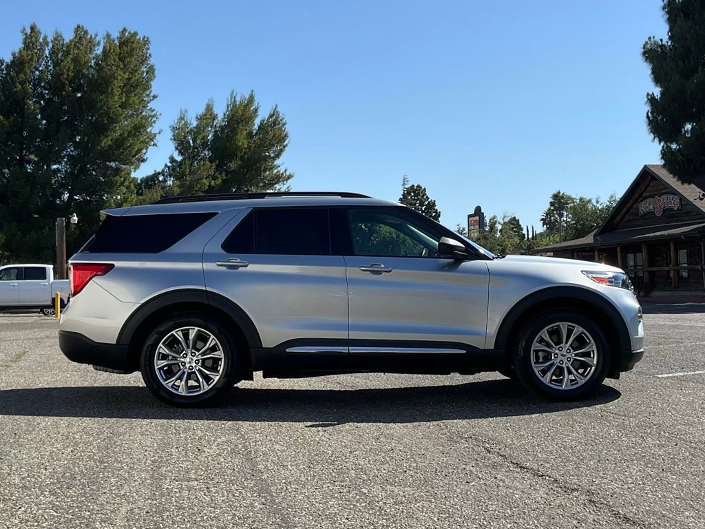 Certified 2022 Ford Explorer XLT w/ Equipment Group 202A image 18