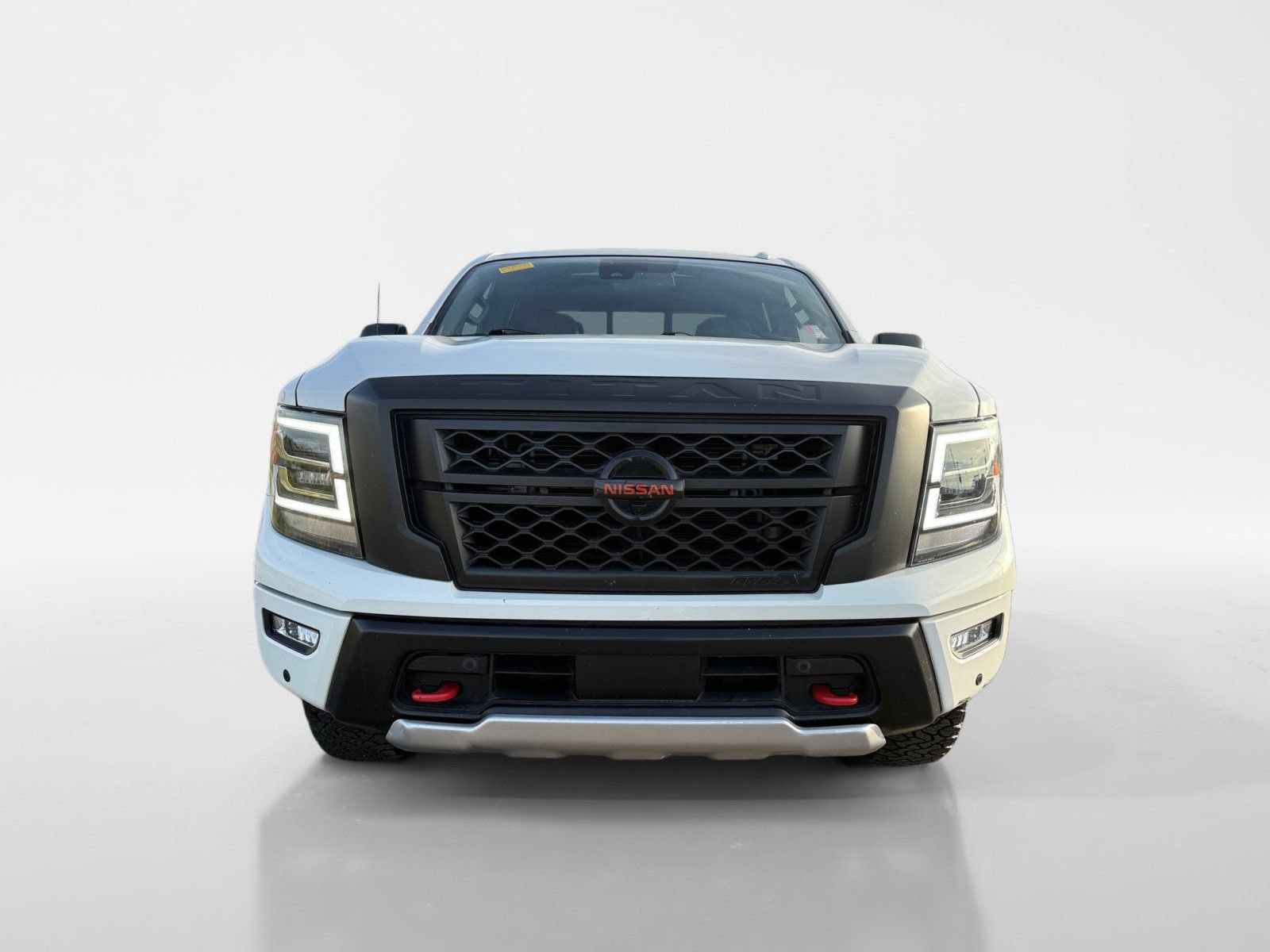 Used 2021 Nissan Titan PRO-4X w/ Pro-4x Convenience Package AWD/4WD image 11