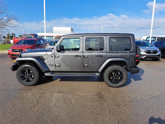 Used 2022 Jeep Wrangler Unlimited Sahara image 2