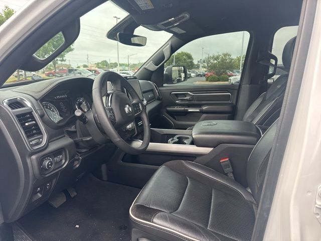 Used 2025 RAM 1500 Laramie AWD/4WD image 9