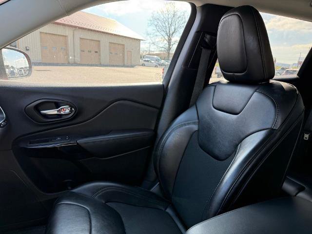 Used 2021 Jeep Cherokee Latitude Plus image 11