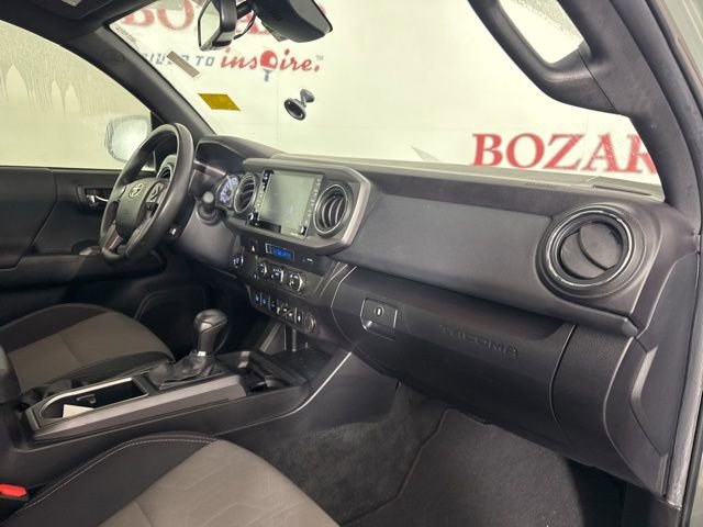 Used 2022 Toyota Tacoma TRD Off-Road image 17