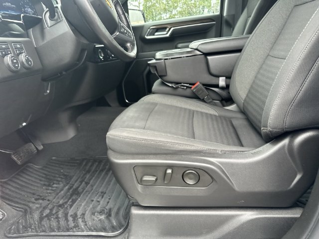 Used 2022 Chevrolet Silverado 1500 LT AWD/4WD image 13