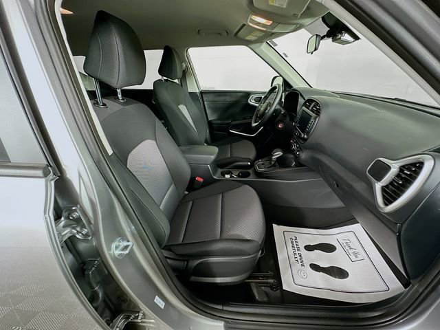 Used 2025 Kia Soul LX FWD image 30