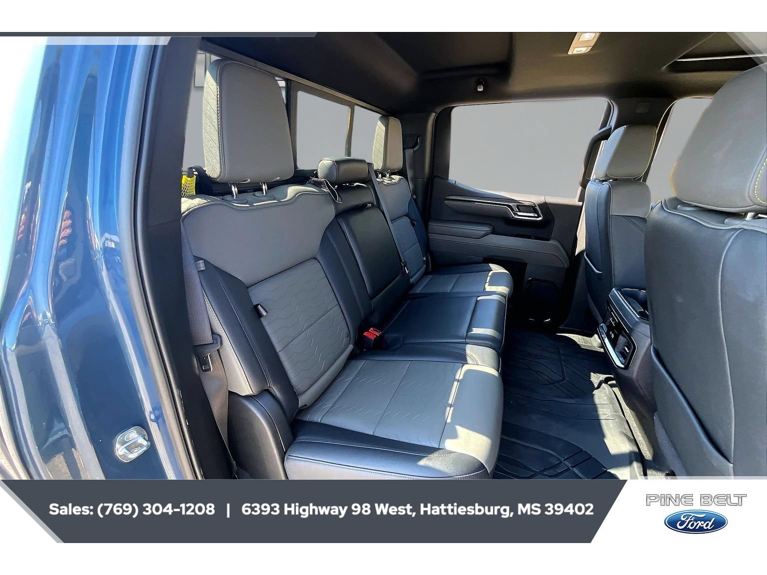 Used 2024 Chevrolet Silverado 1500 ZR2 w/ Technology Package AWD/4WD image 21