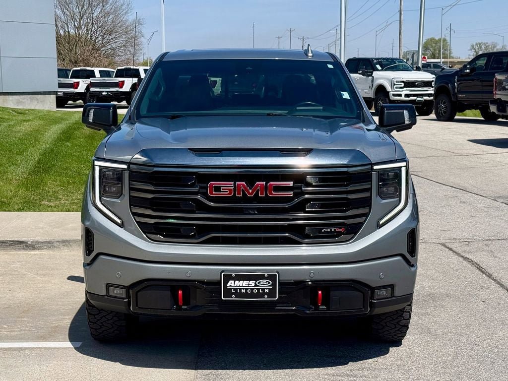 Used 2024 GMC Sierra 1500 AT4 w/ Technology Package AWD/4WD image 9