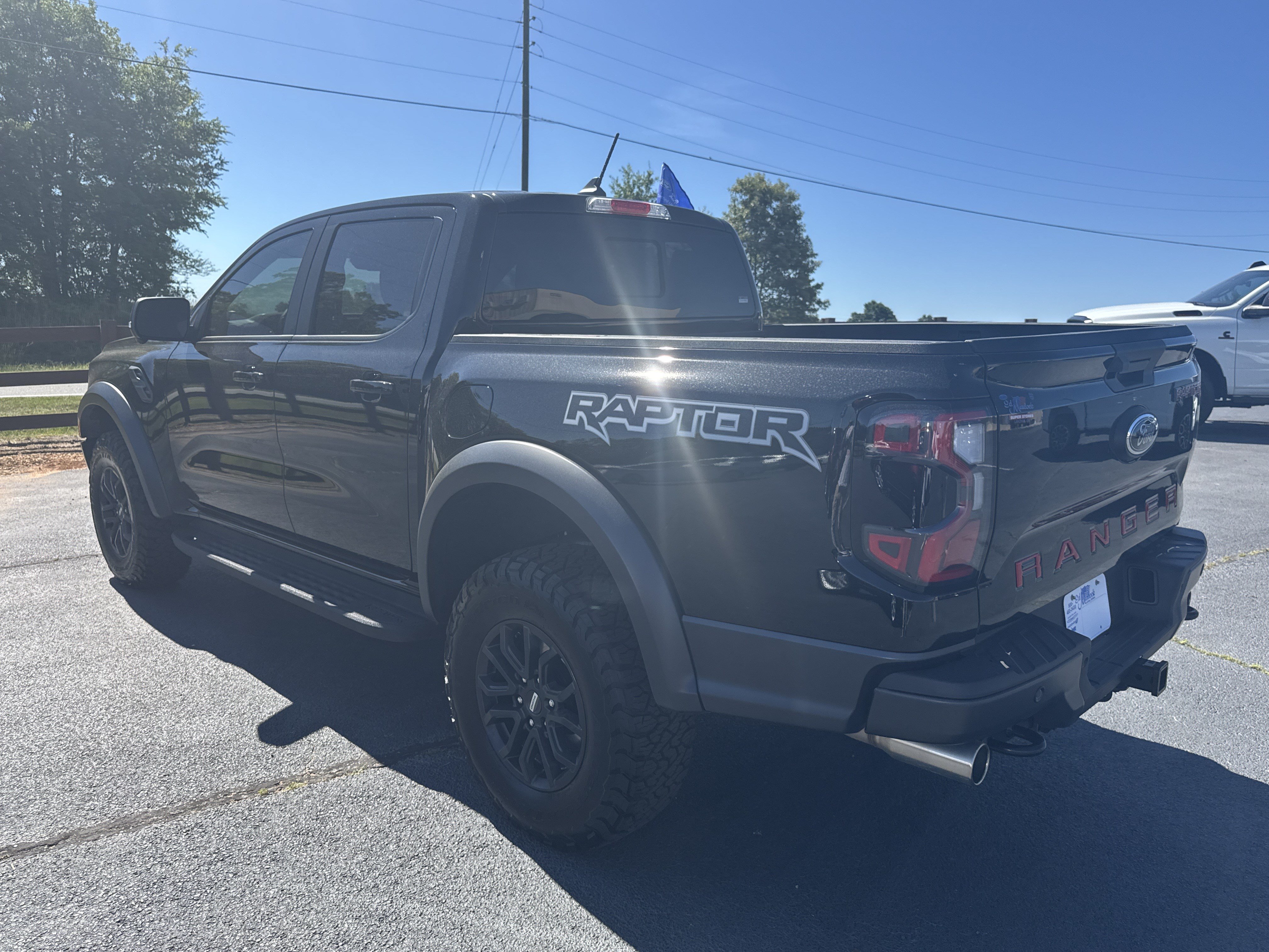 Certified 2025 Ford Ranger Raptor AWD/4WD image 7