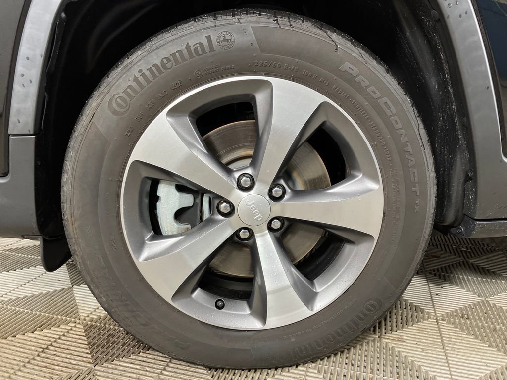 Used 2022 Jeep Cherokee Limited image 14