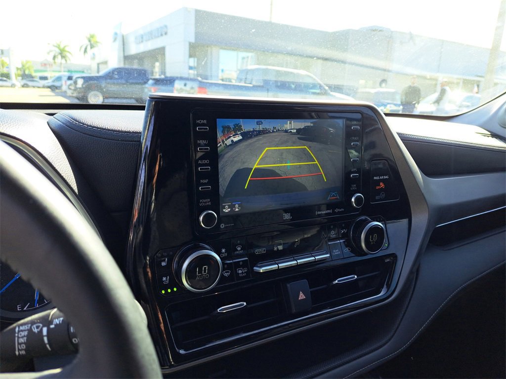 Used 2021 Toyota Highlander Limited image 22