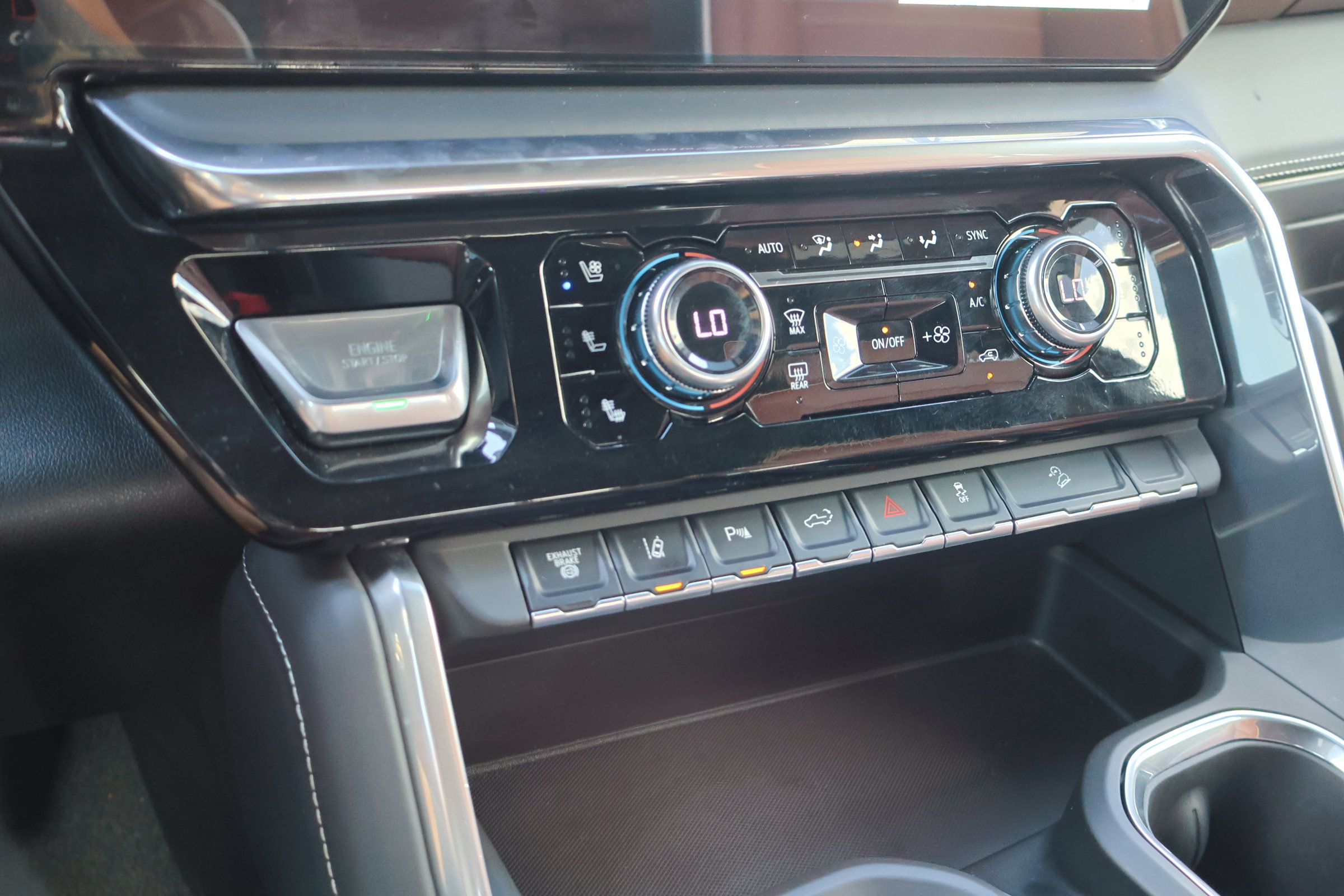 Used 2024 GMC Sierra 2500 Denali Ultimate w/ Max Trailering Package image 28