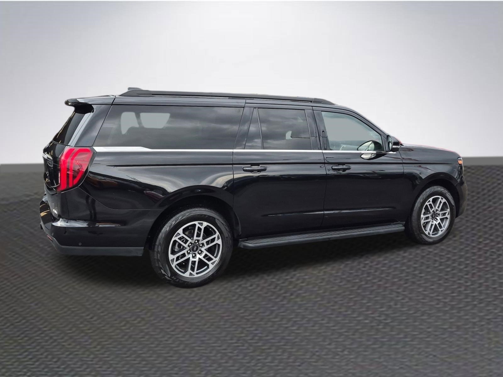 Certified 2025 Ford Expedition Max Active image 4