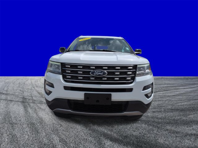Certified 2017 Ford Explorer XLT FWD image 9