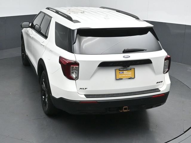 Certified 2022 Ford Explorer XLT w/ Equipment Group 202A AWD/4WD image 50