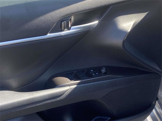 Used 2024 Toyota Camry SE image 12