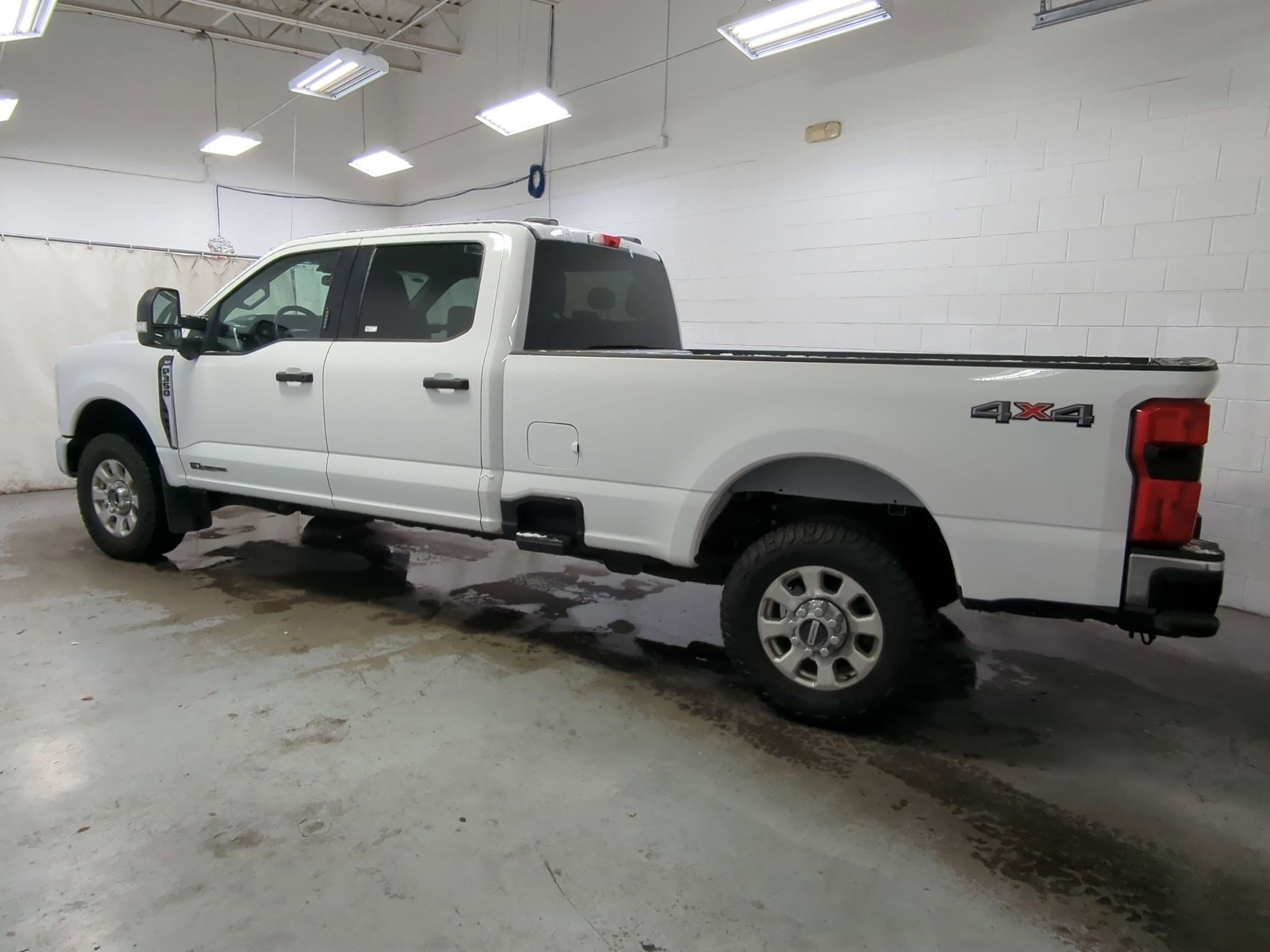 Certified 2023 Ford F350 XLT w/ 360-Degree Camera Package image 8
