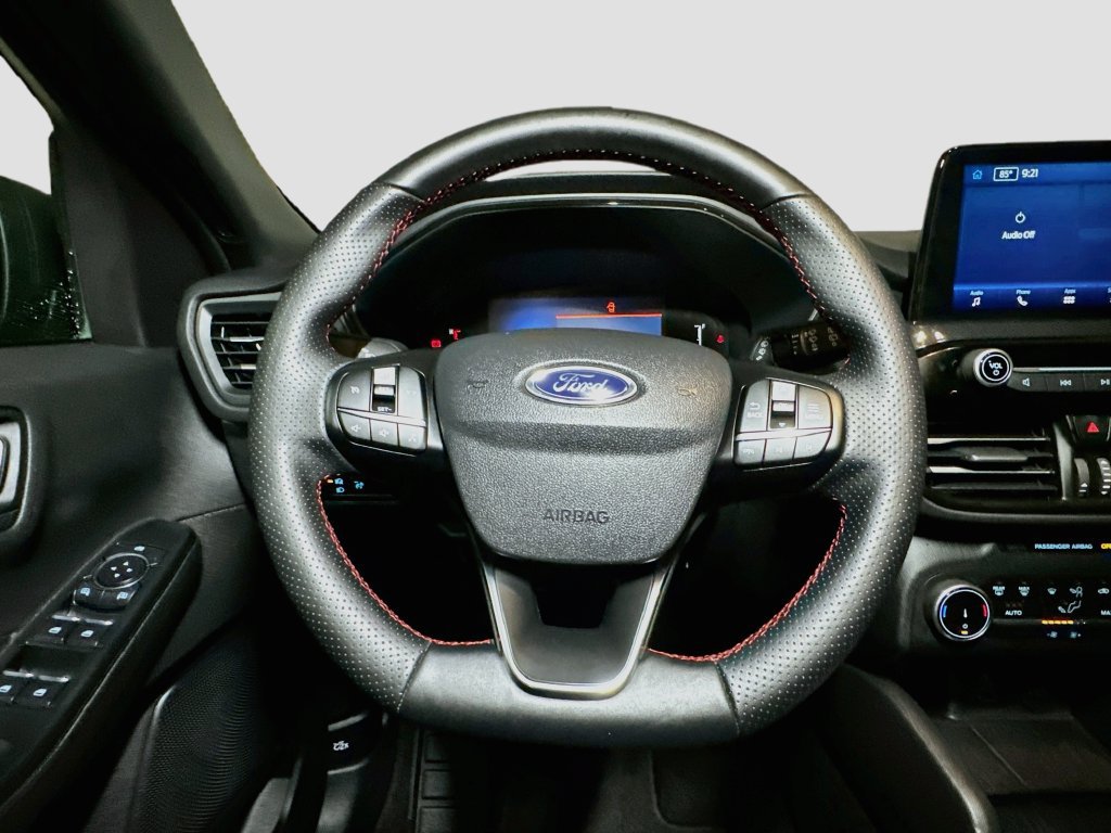 Certified 2025 Ford Escape ST-Line AWD/4WD image 10
