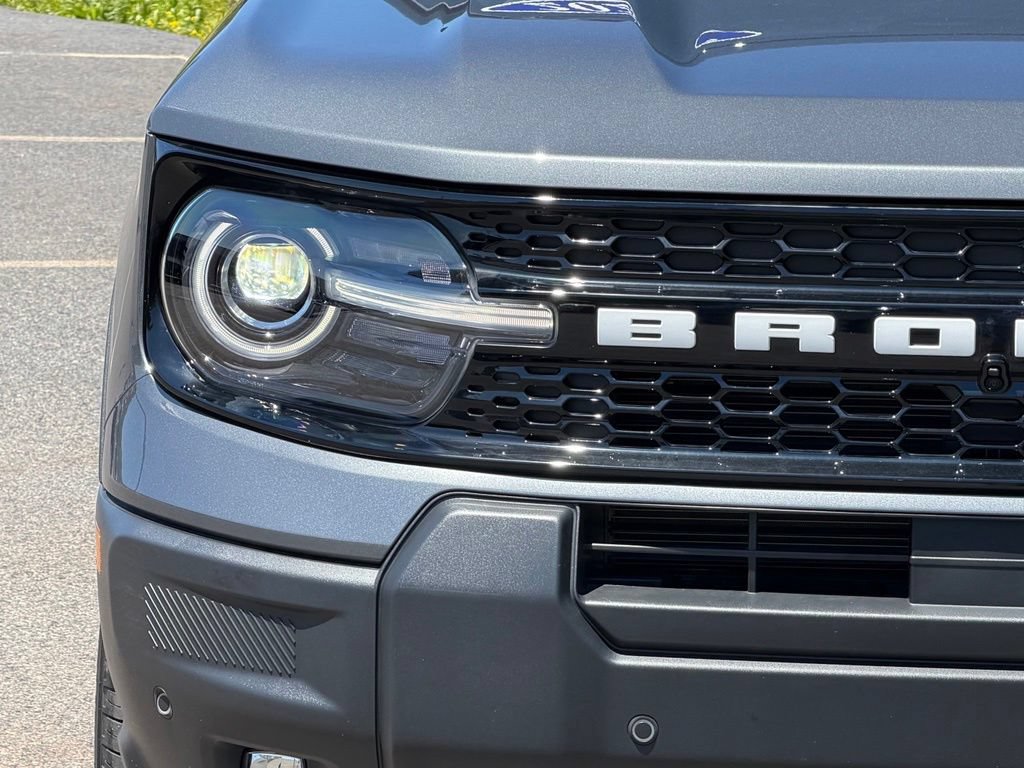 Certified 2025 Ford Bronco Sport Outer Banks w/ Outer Banks Tech Package+ AWD/4WD image 2