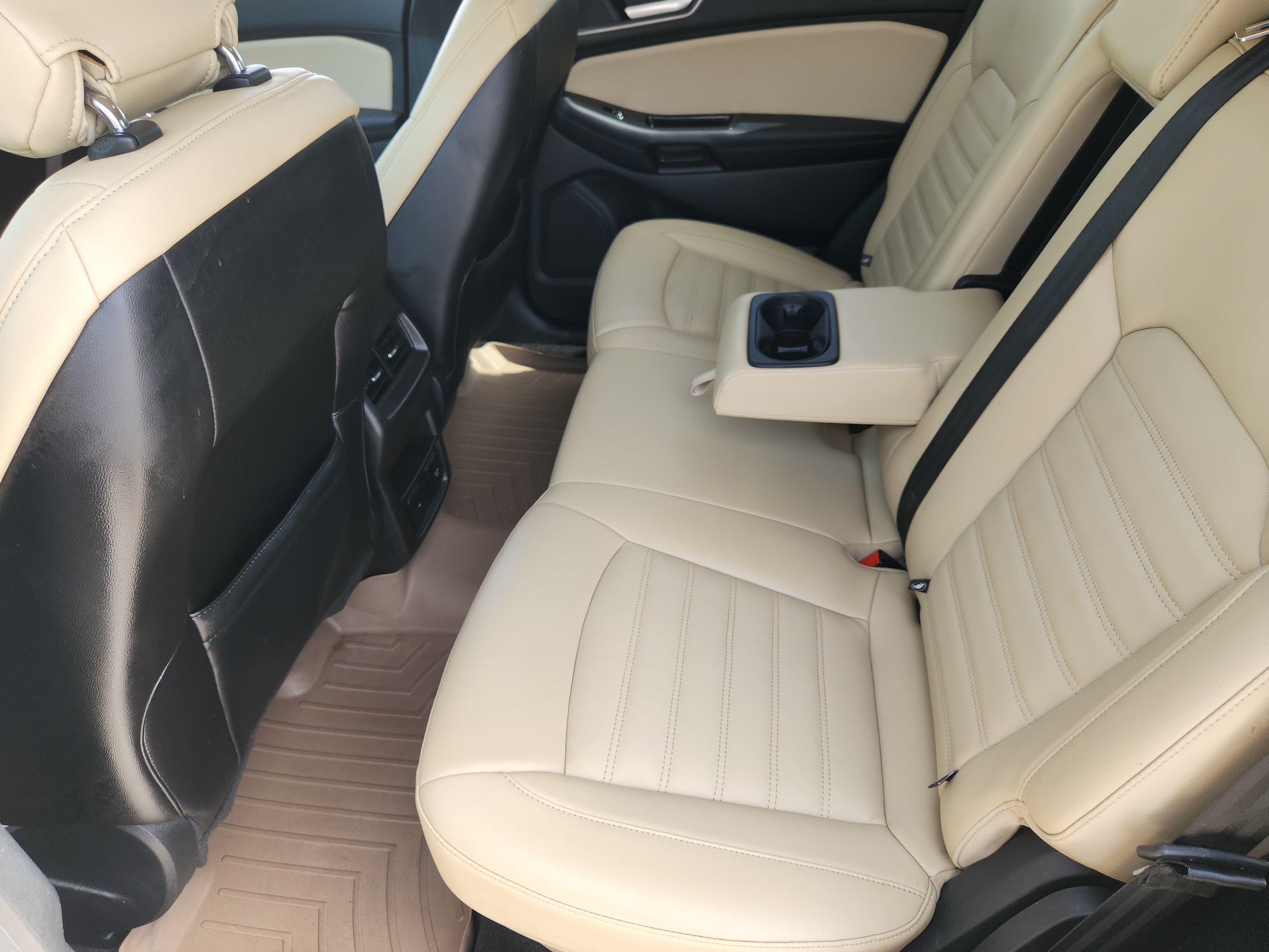 Certified 2018 Ford Edge SEL w/ Equipment Group 201A FWD image 30