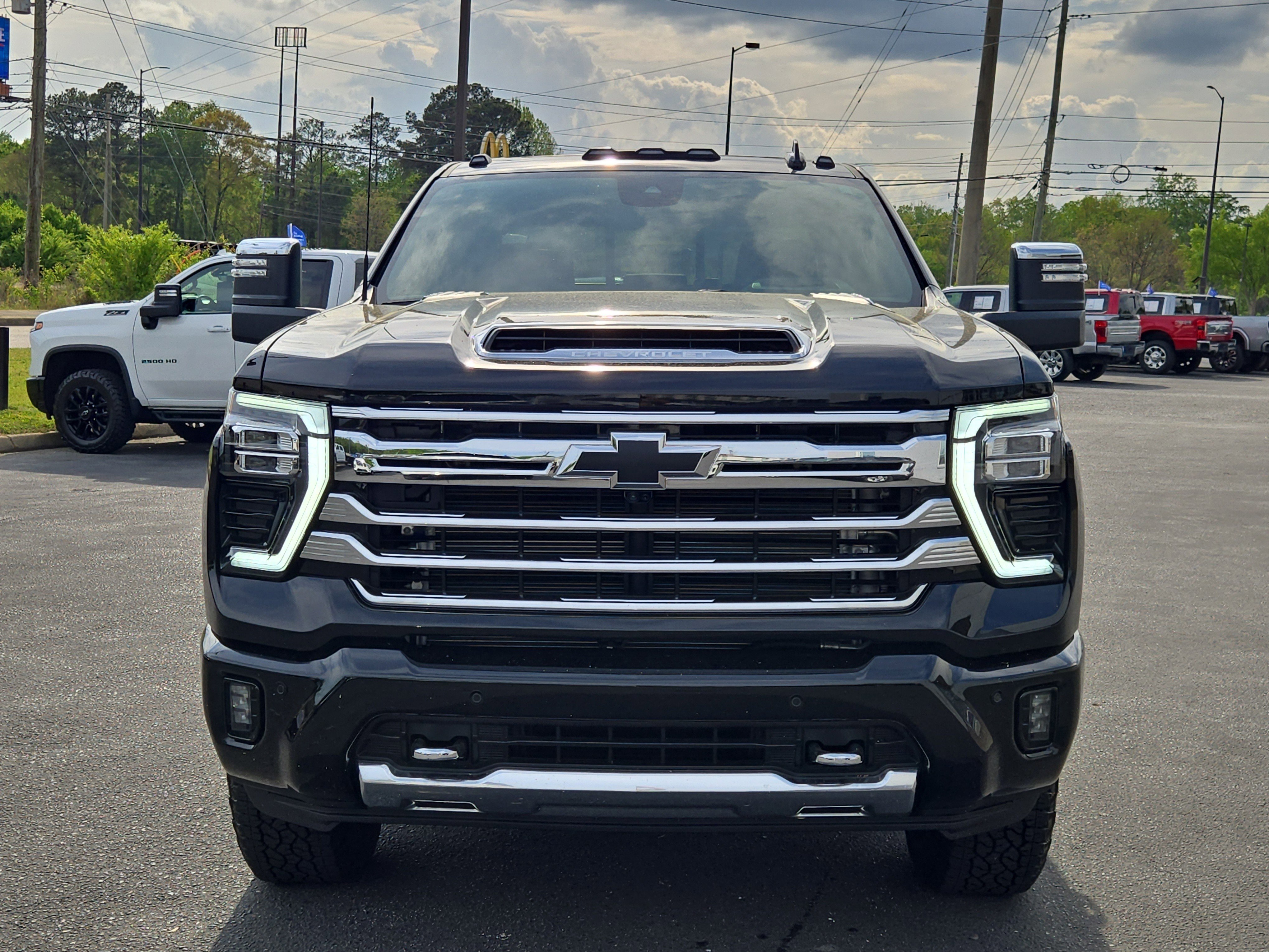 Used 2025 Chevrolet Silverado 2500 High Country w/ Technology Package image 12