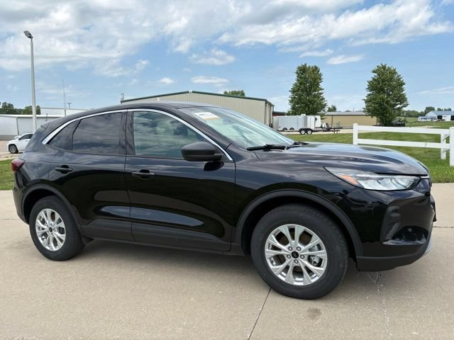 Certified 2024 Ford Escape Active AWD/4WD image 3