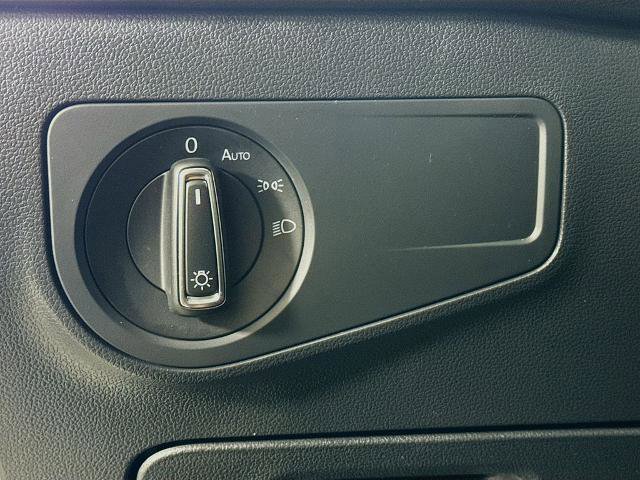 Used 2022 Volkswagen Tiguan SE image 10