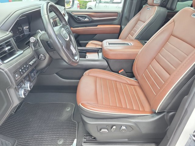 Used 2023 GMC Yukon XL Denali Ultimate AWD/4WD image 18