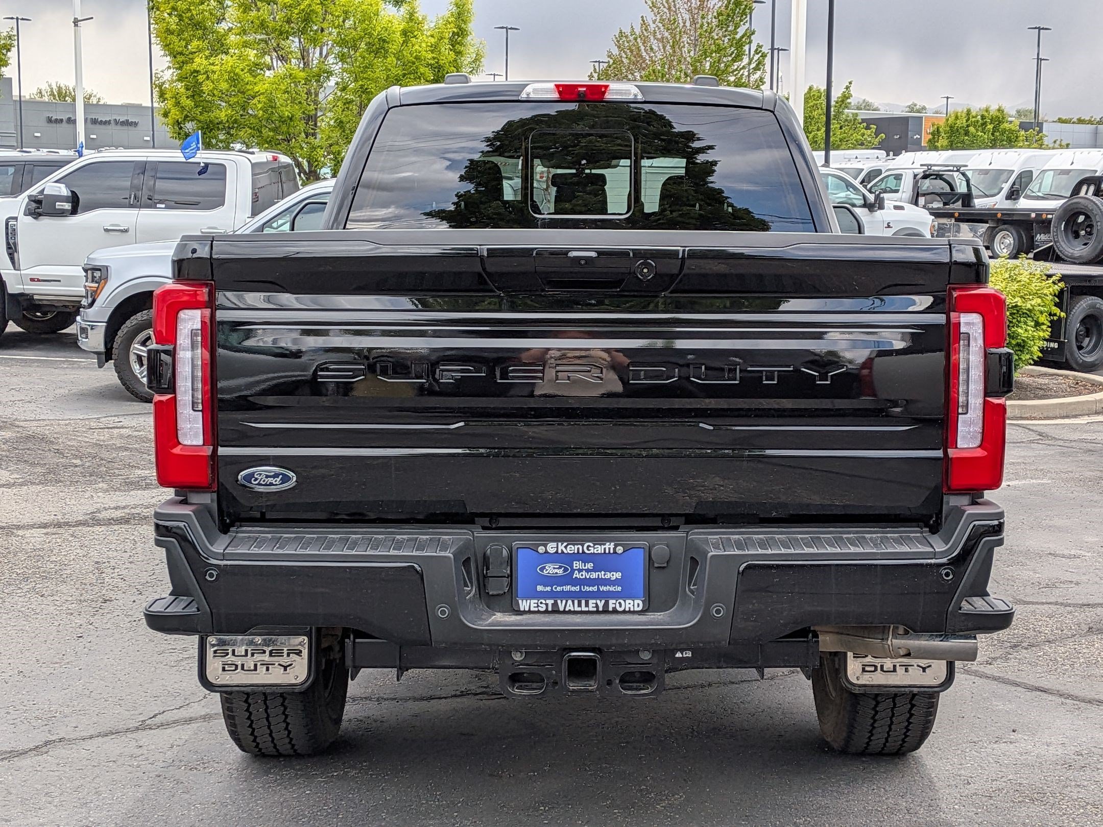 Certified 2025 Ford F350 Platinum AWD/4WD image 9