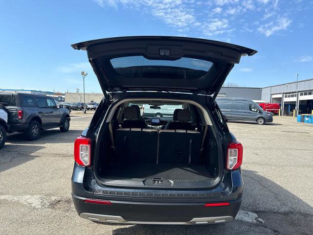 Certified 2022 Ford Explorer XLT w/ Equipment Group 202A image 10