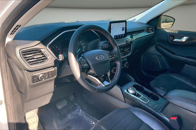 Certified 2022 Ford Escape SEL w/ SEL Stealth AWD Package image 17
