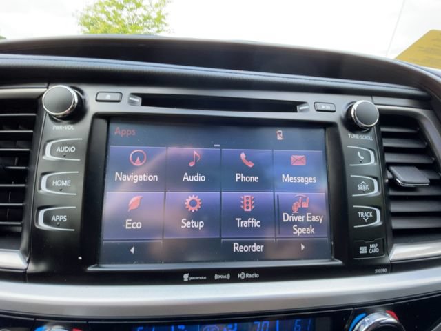Used 2019 Toyota Highlander XLE AWD/4WD image 24