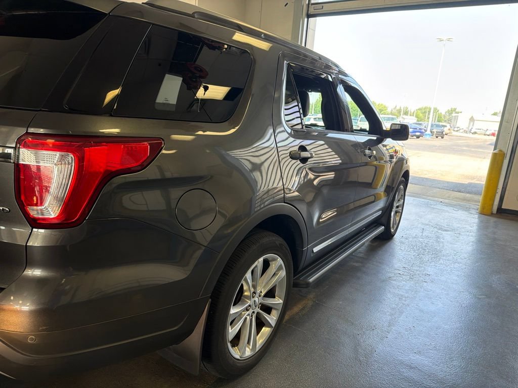 Certified 2018 Ford Explorer XLT w/ Equipment Group 202A AWD/4WD image 6