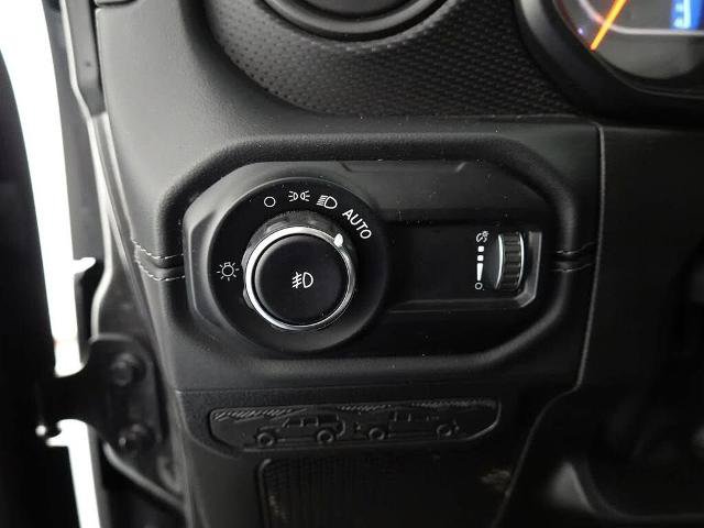 Used 2025 Jeep Wrangler Unlimited Rubicon AWD/4WD image 18