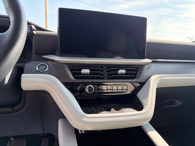 Certified 2025 Ford Explorer Platinum w/ Ultimate Package AWD/4WD image 16