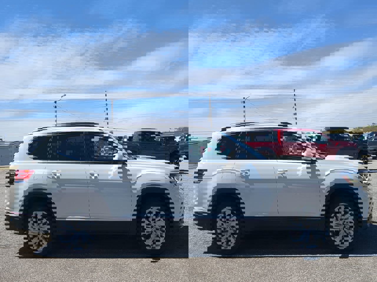 Used 2023 Volkswagen Atlas SE w/ Panoramic Sunroof Package image 6